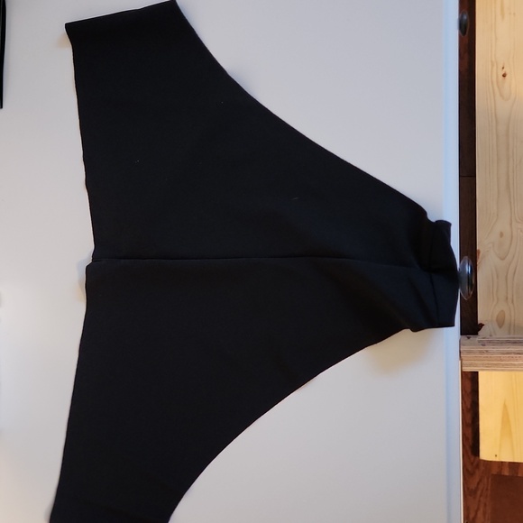 Cheeky Panties - Hollister BNWT - Picture 4 of 4